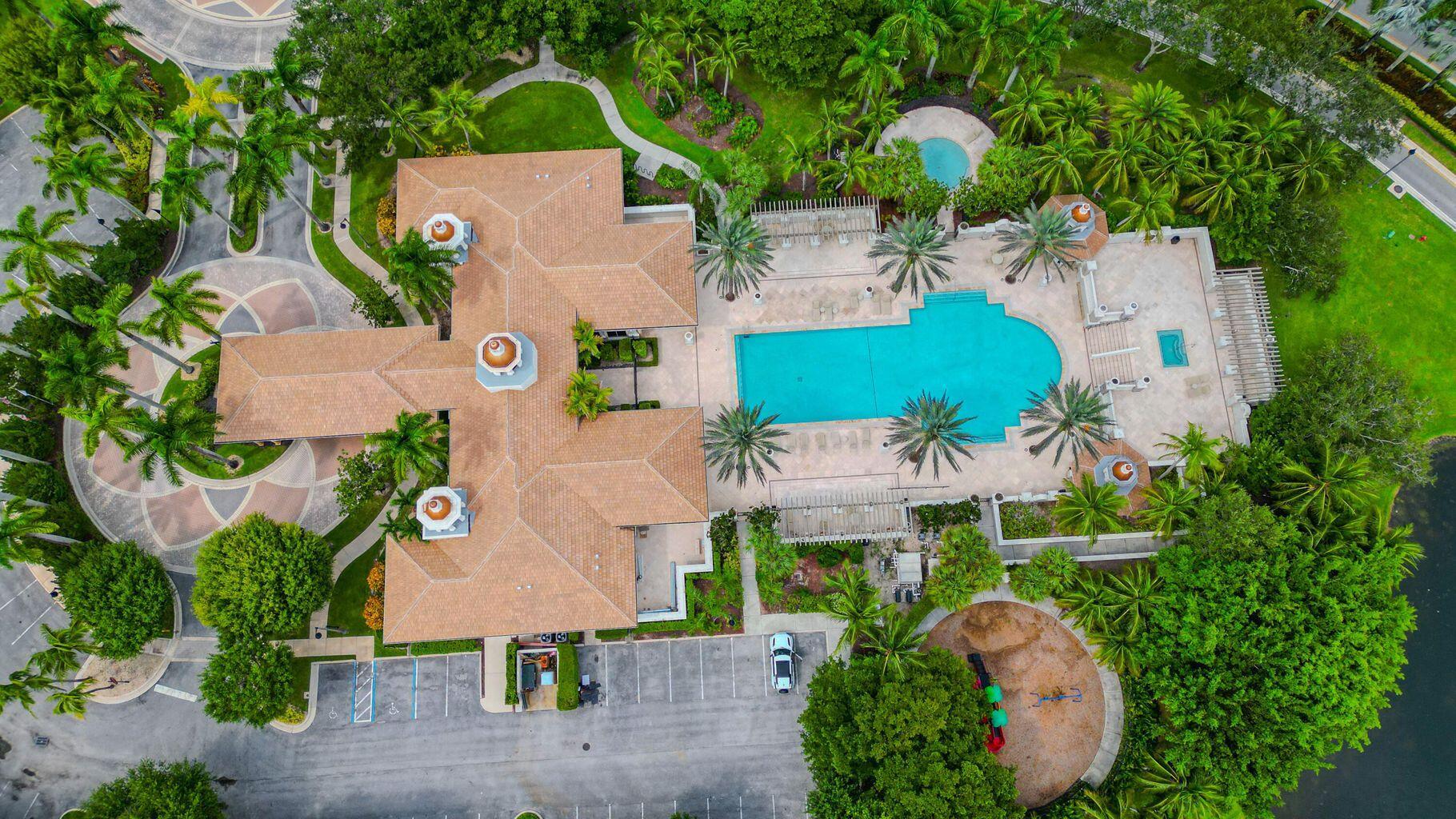 VERSAILLES - Residential Lease