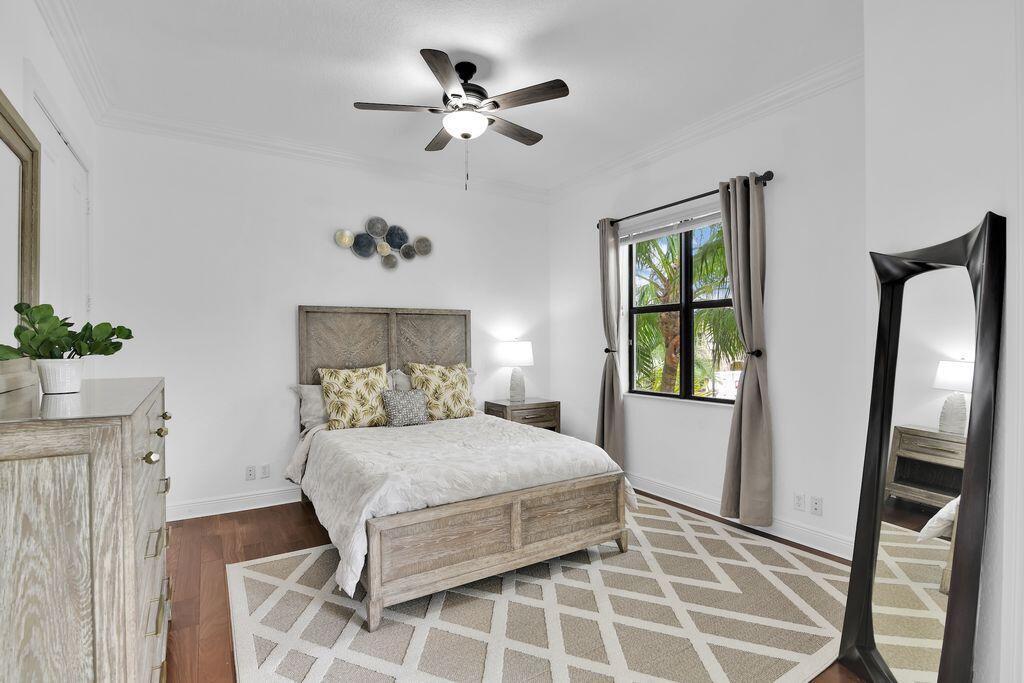 VERSAILLES - Residential Lease