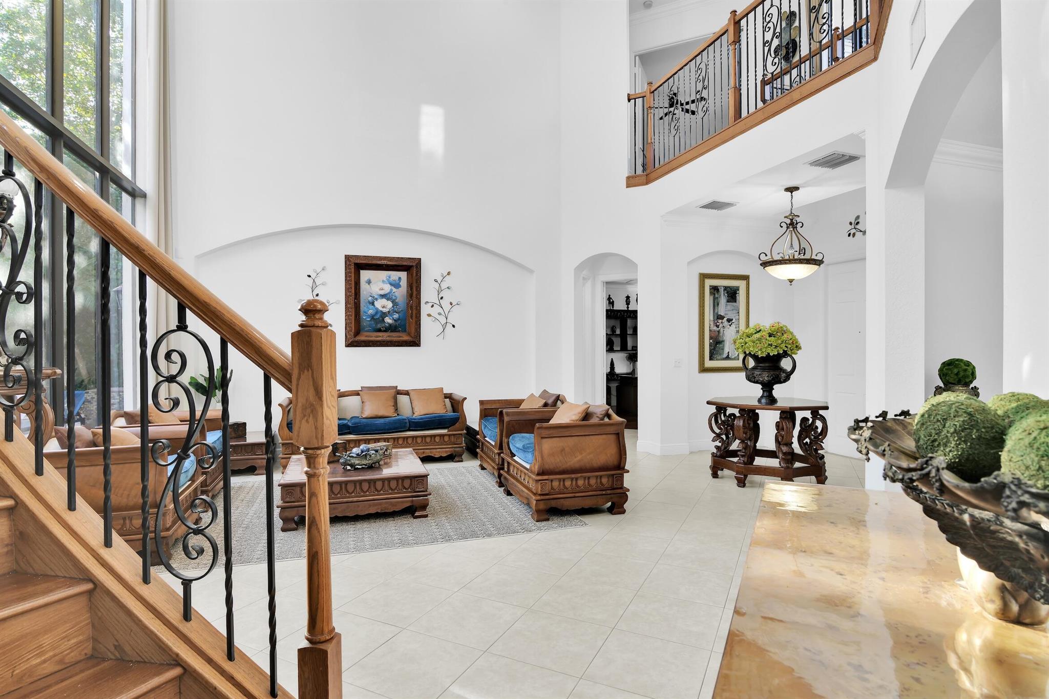 VERSAILLES - Residential Lease