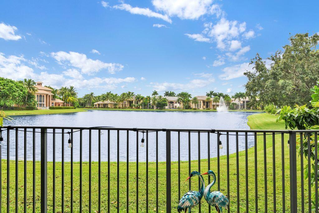 VERSAILLES - Residential Lease