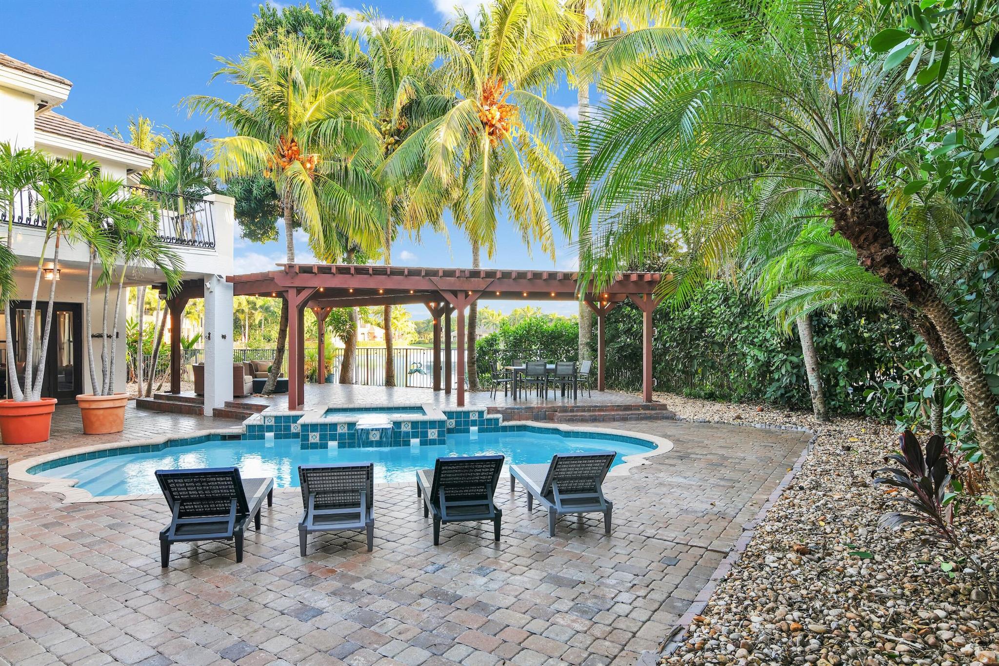 VERSAILLES - Residential Lease