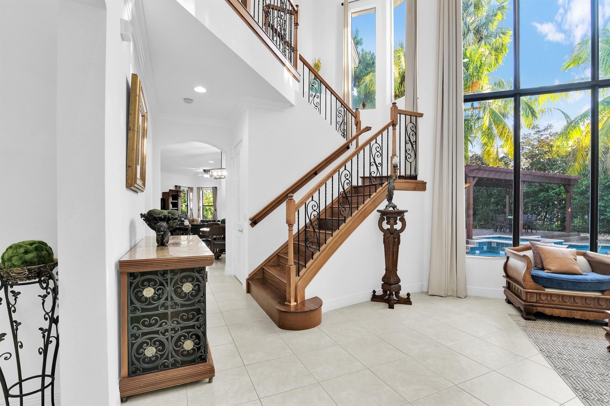 VERSAILLES - Residential Lease