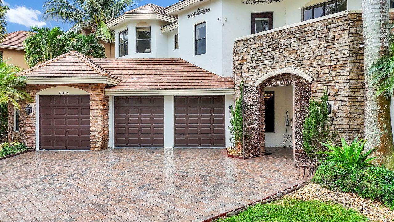 View photos, virtual tours, details... 10703 Versailles Boulevard