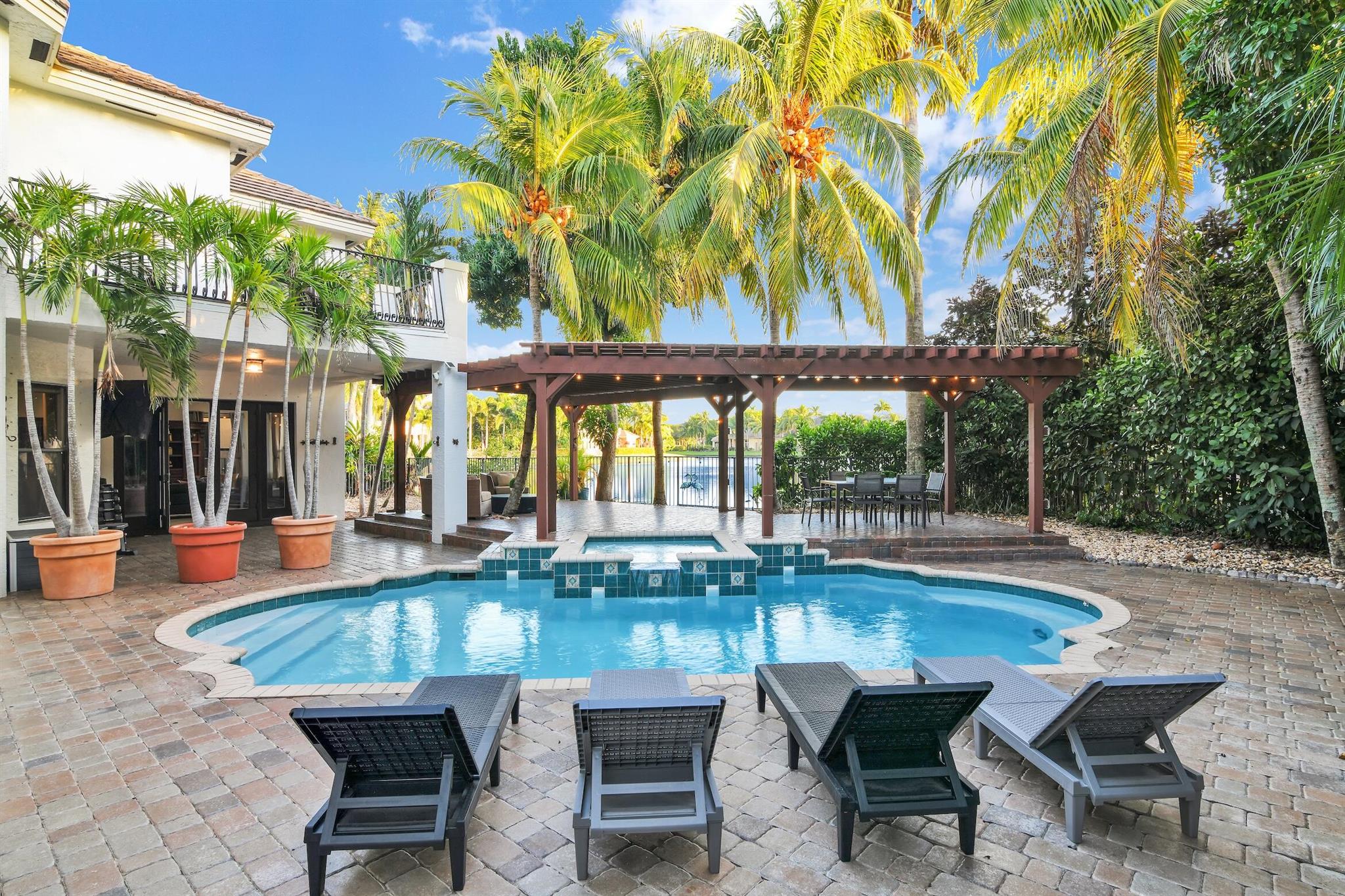 VERSAILLES - Residential Lease