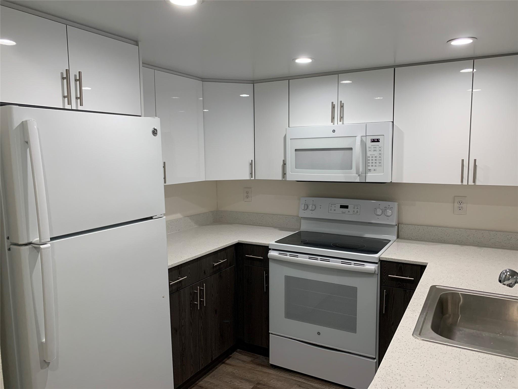 Oversized 1 bedroom (1000sqft) *$99 DEPOSIT with good credit *FAST AND EASY MOVE IN *LARGE FRIENDLY PETS UP TO 60LBS are OK. Country Club Towers is now leasing luxury waterfront one and two bedroom residences featuring huge living spaces, oversized bedrooms and tons of closet space. If you’re looking for a spacious and well-appointed rental with resort-style amenities and beautifully maintained grounds, look no further. Country Club Towers offers all these lifestyle choices plus effortless expressway convenience and easy access to anything in Miami-Dade or Broward county.