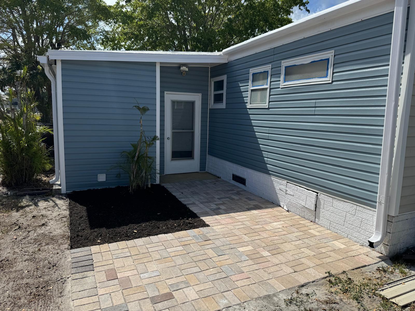 COUNTRY KNOLLS - Residential