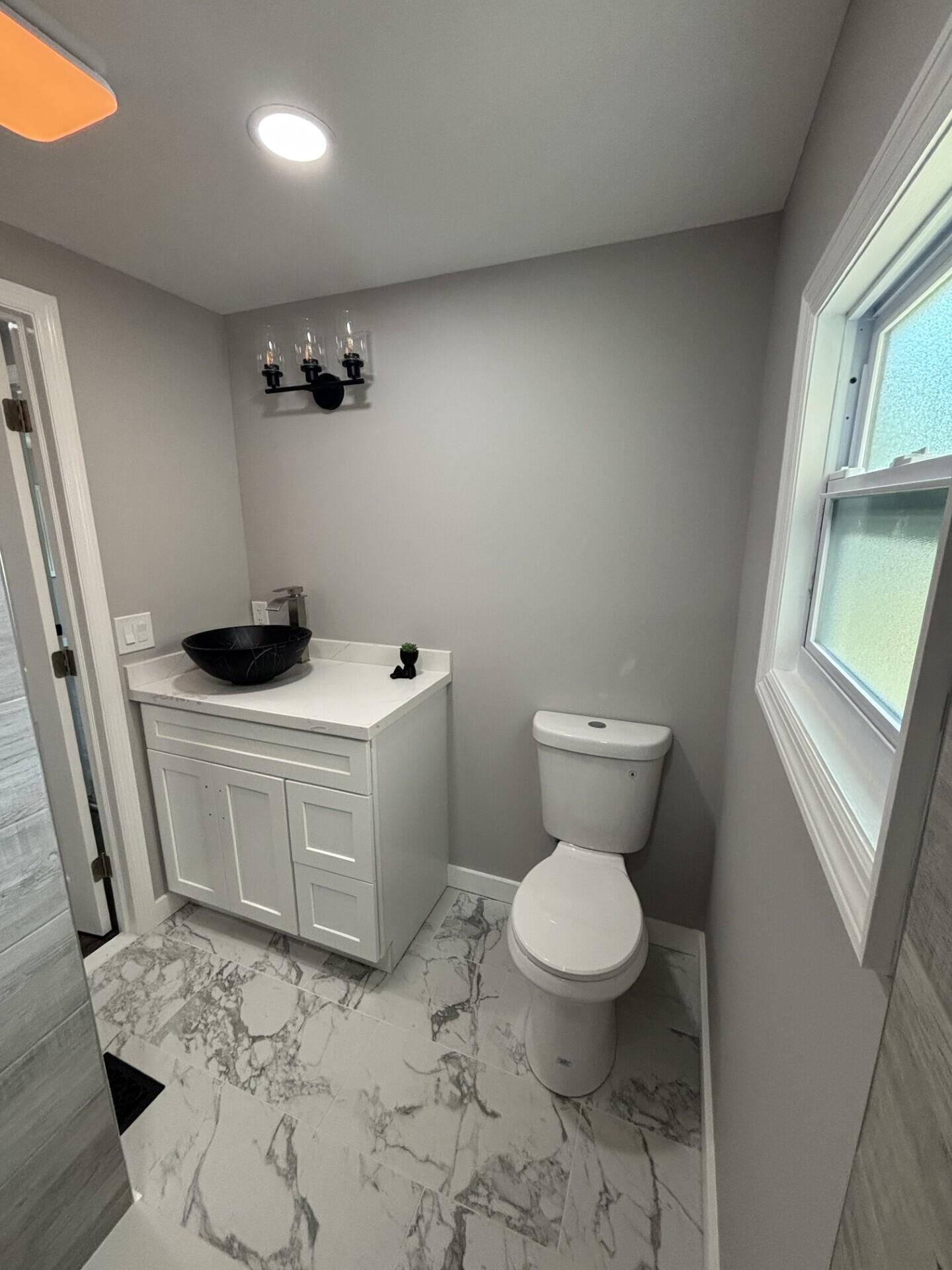 COUNTRY KNOLLS - Residential