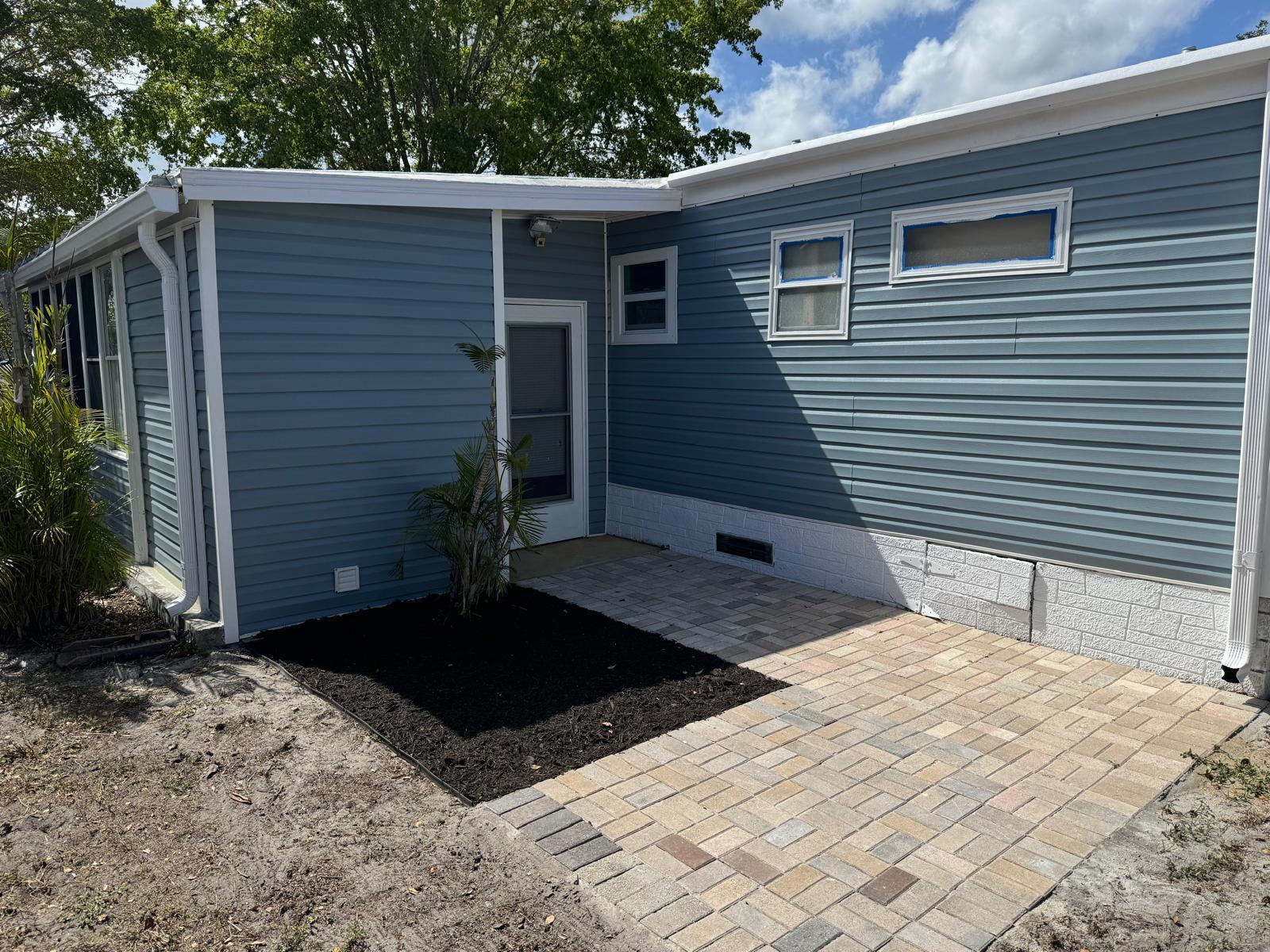 COUNTRY KNOLLS - Residential