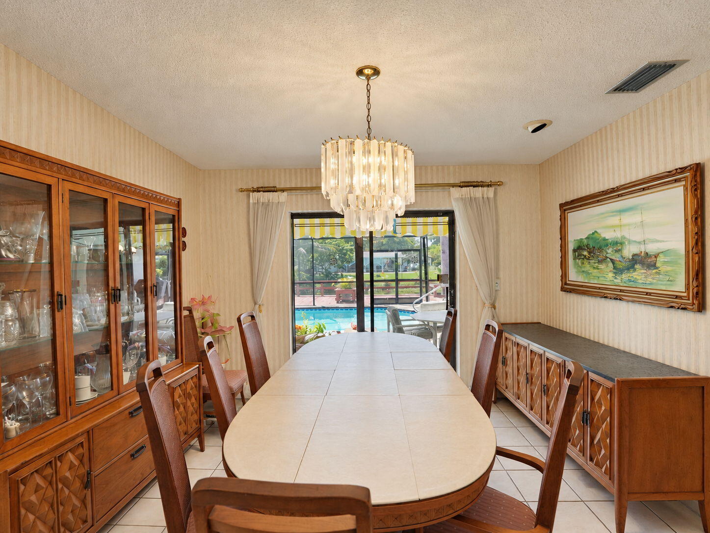 937 W Tropical Way