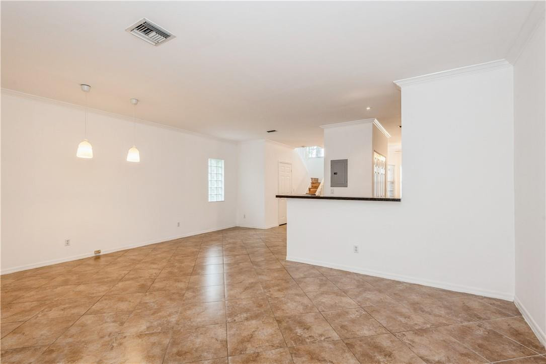 EMERALD COURTS - OPAL CREEK - Residential Lease