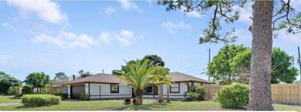 WOODCREST - Residential Lease