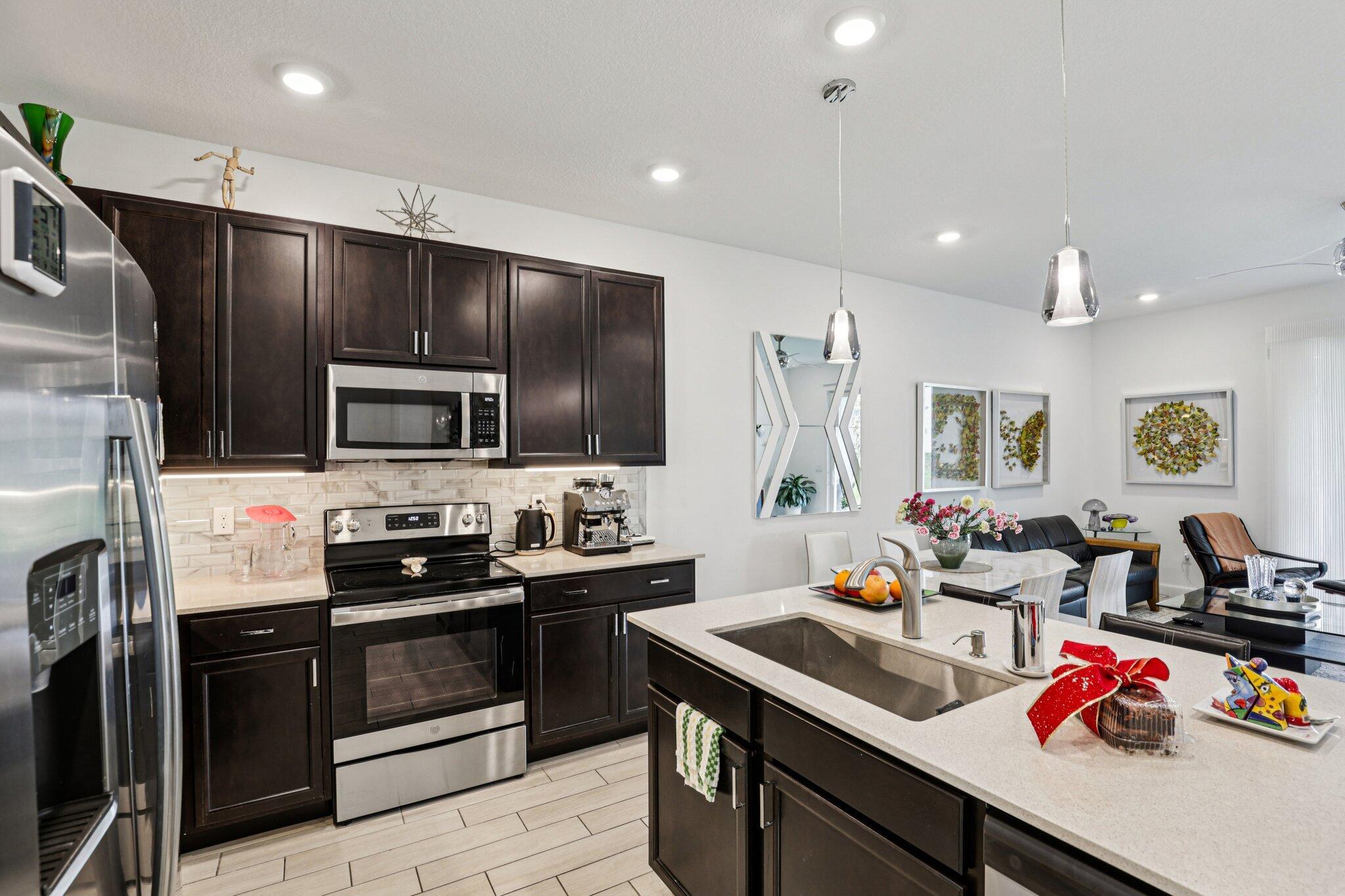 AVALON TRAILS AT VILLAGES - Residential