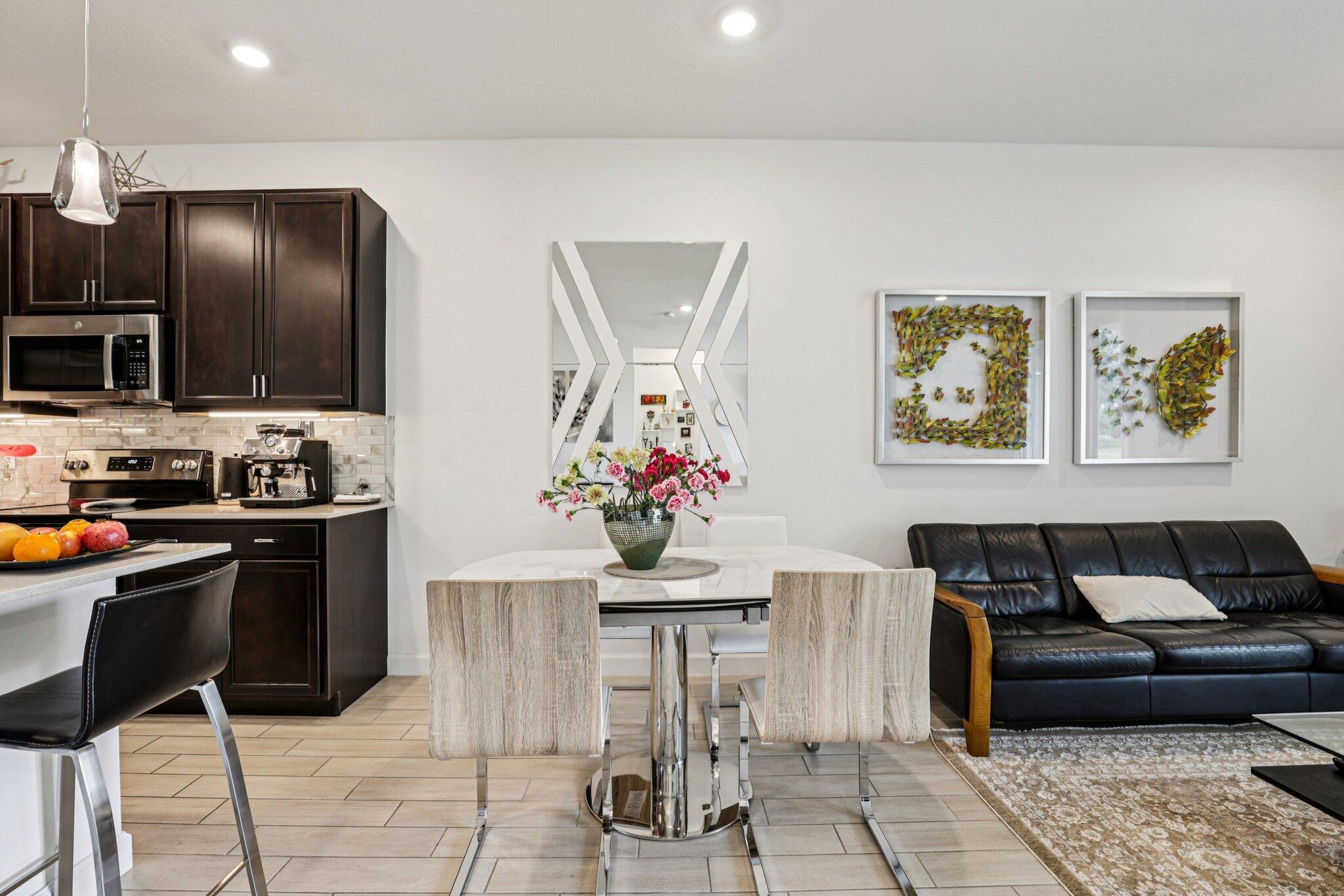 AVALON TRAILS AT VILLAGES - Residential