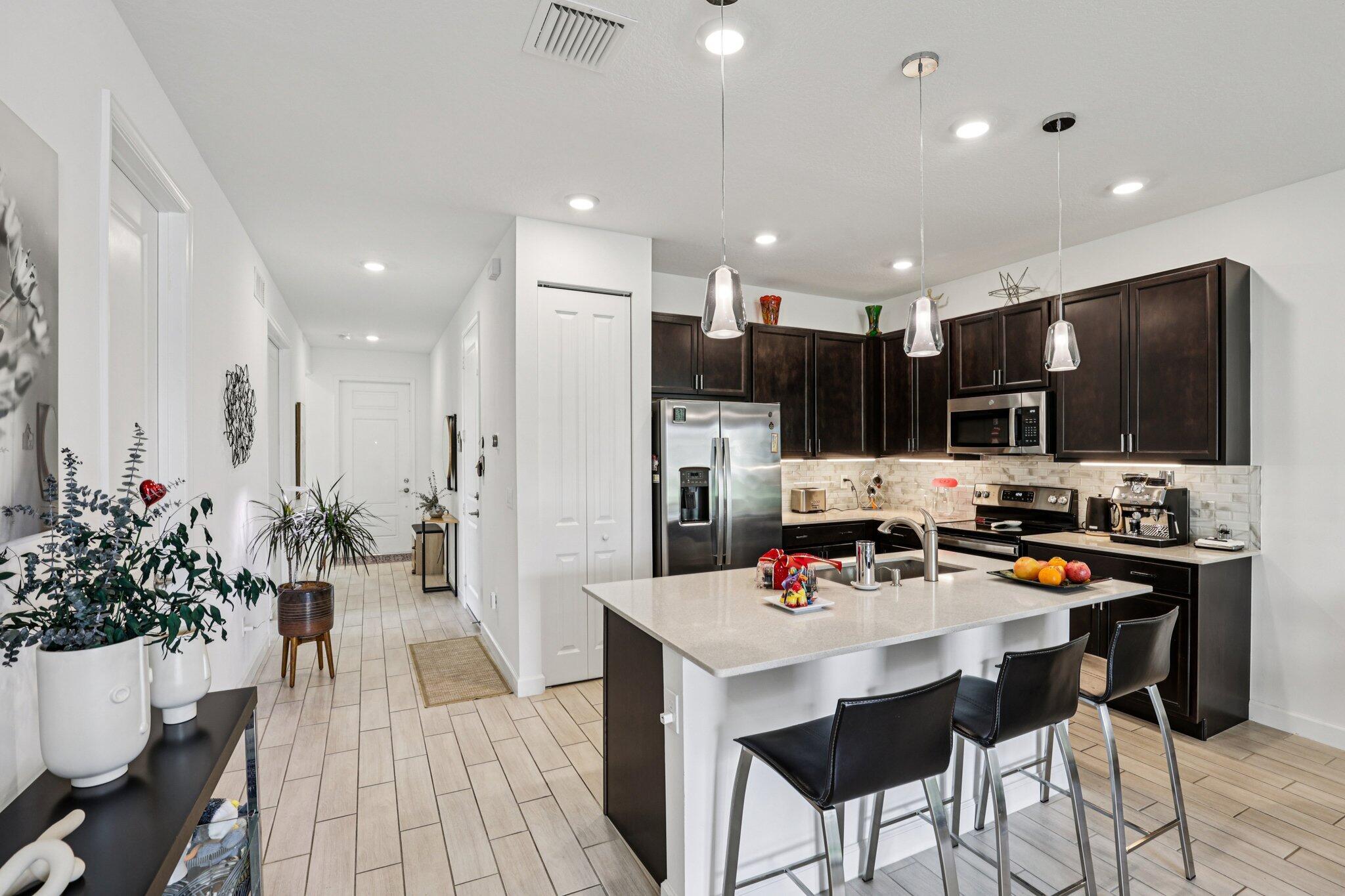 AVALON TRAILS AT VILLAGES - Residential