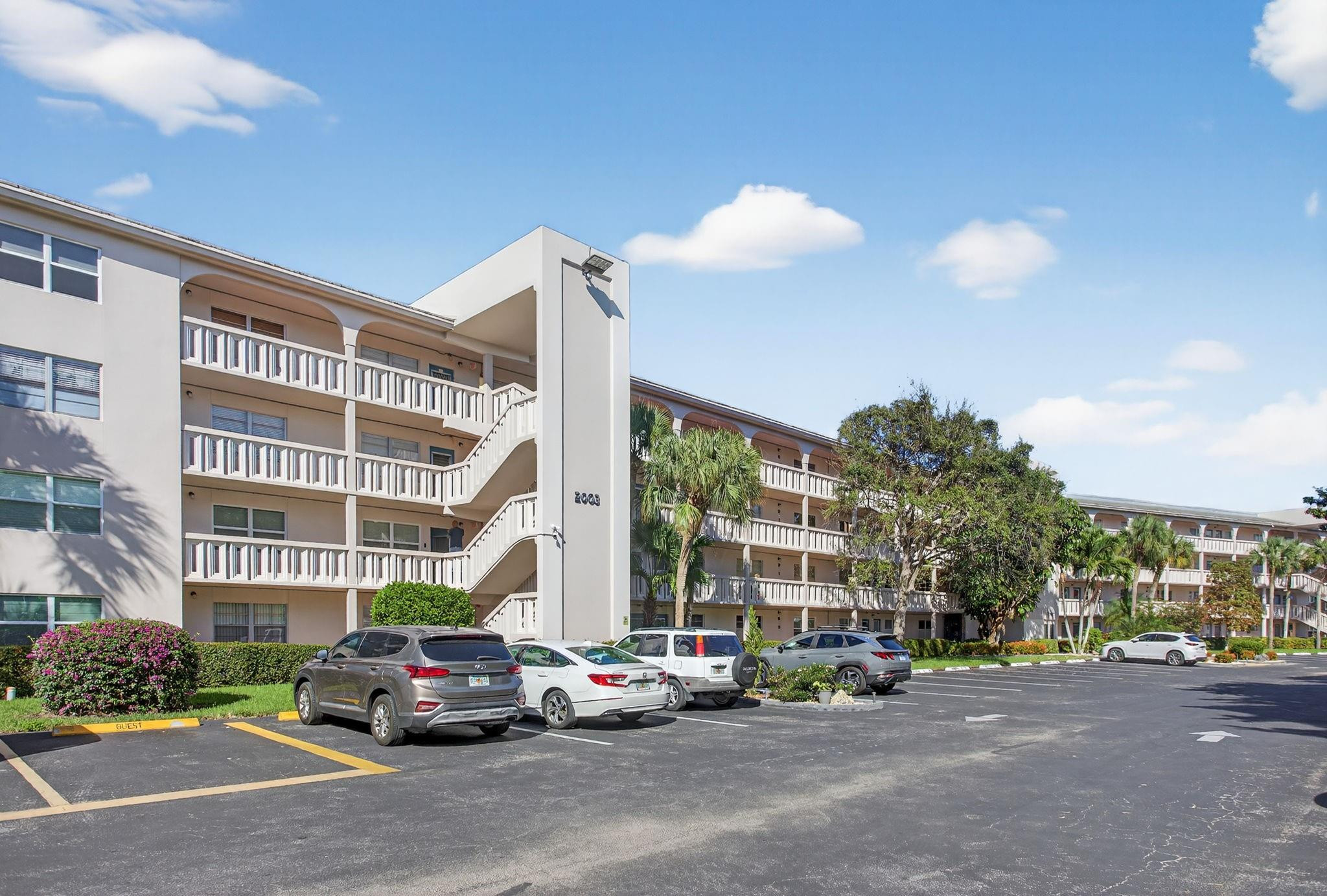 WYNMOOR GOLF VILLAGE - Residential