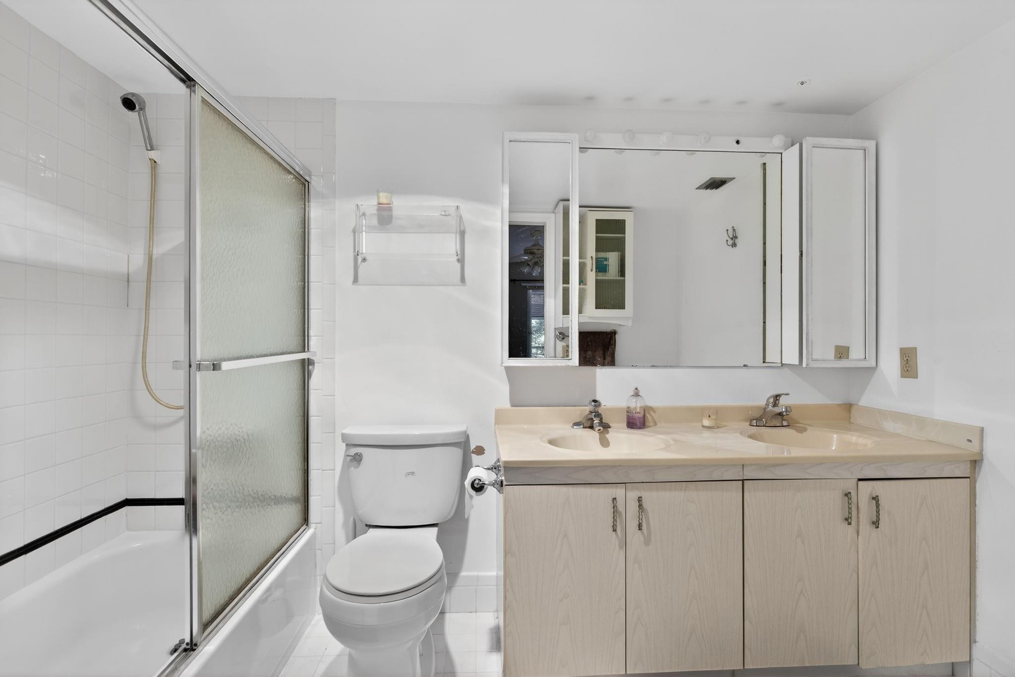 WYNMOOR GOLF VILLAGE - Residential