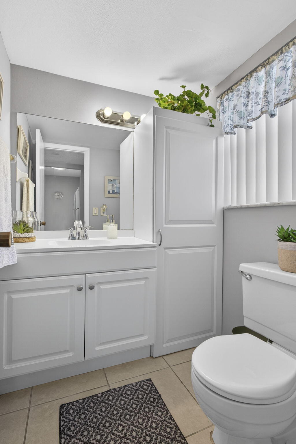 12020 W Greenway Drive 102