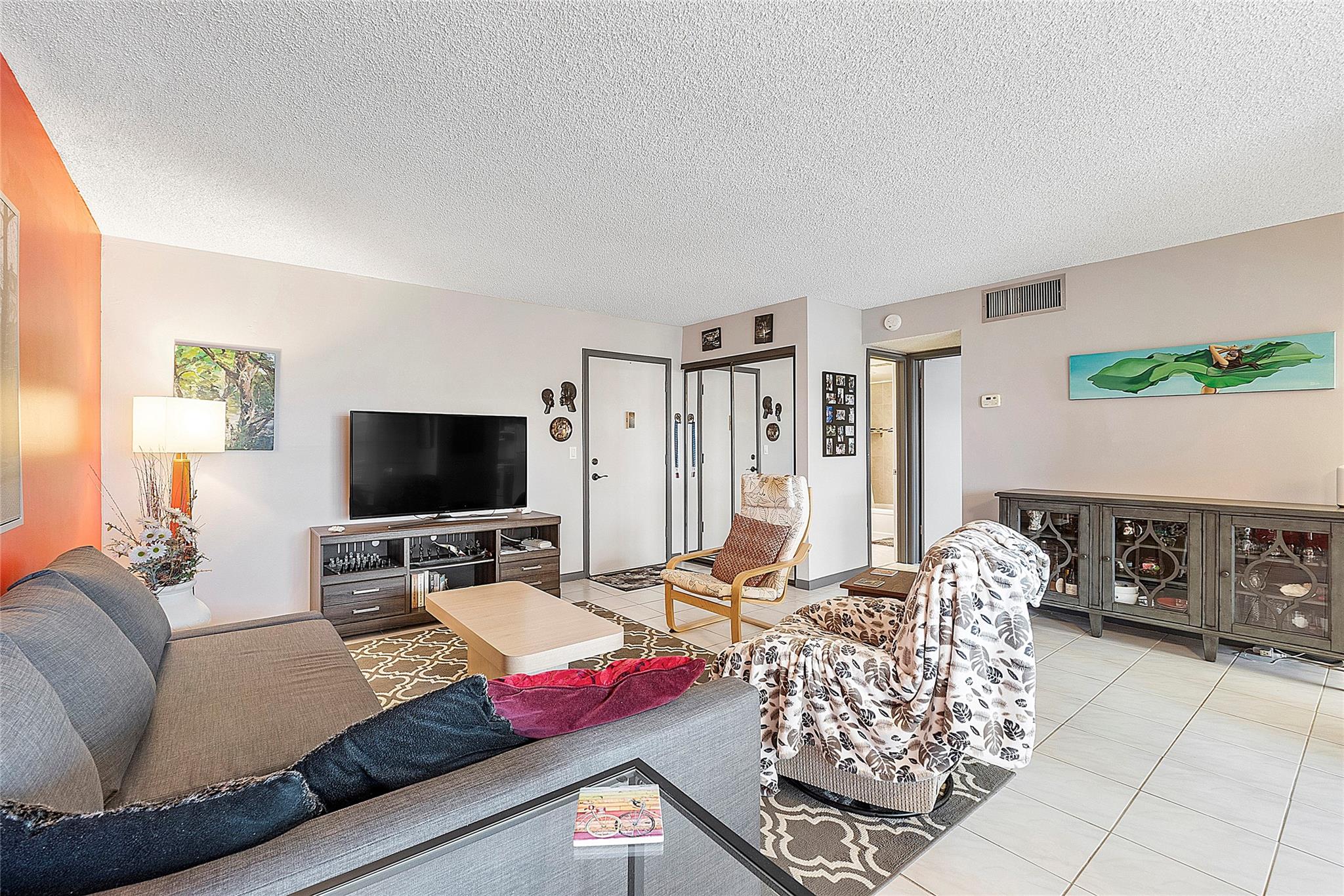 4042 NW 19th St 409