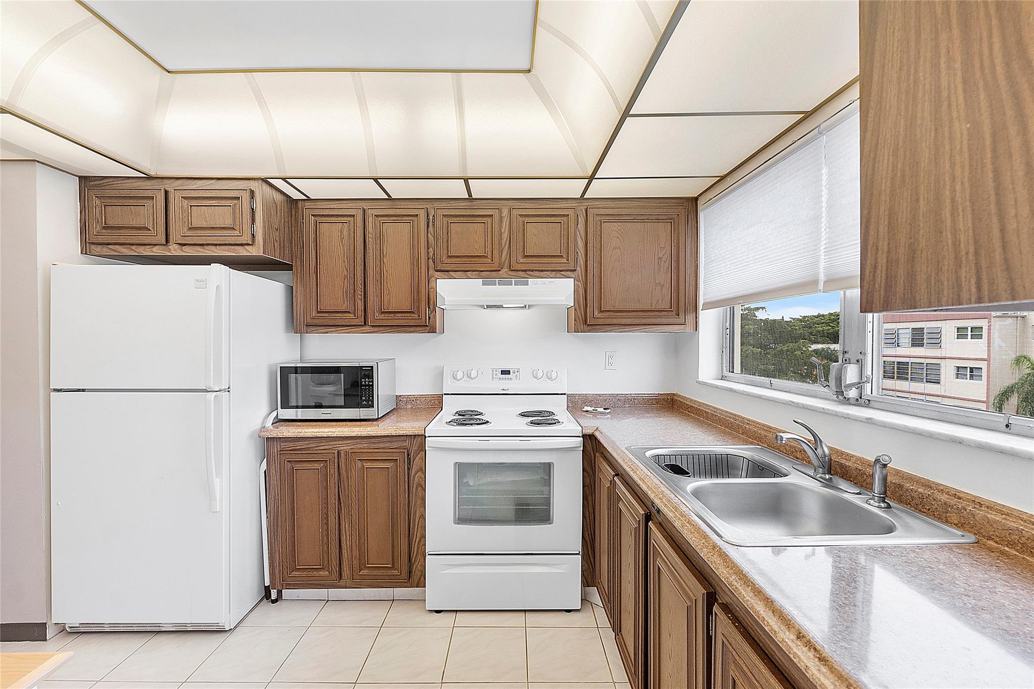 4042 NW 19th St 409