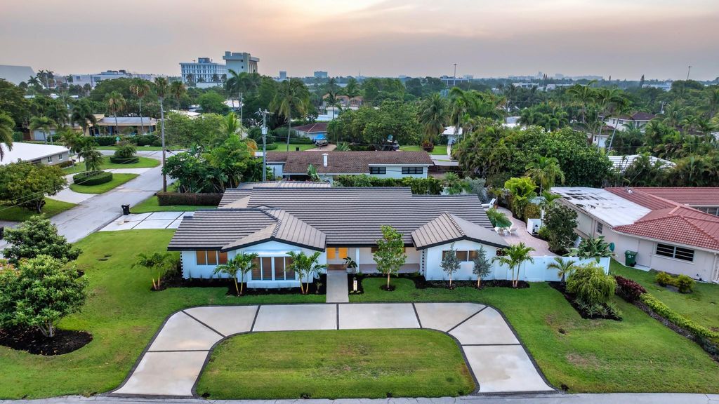 Photo of 2625 NE 28th Street, Fort Lauderdale, FL 33306 (MLS # F10506428)