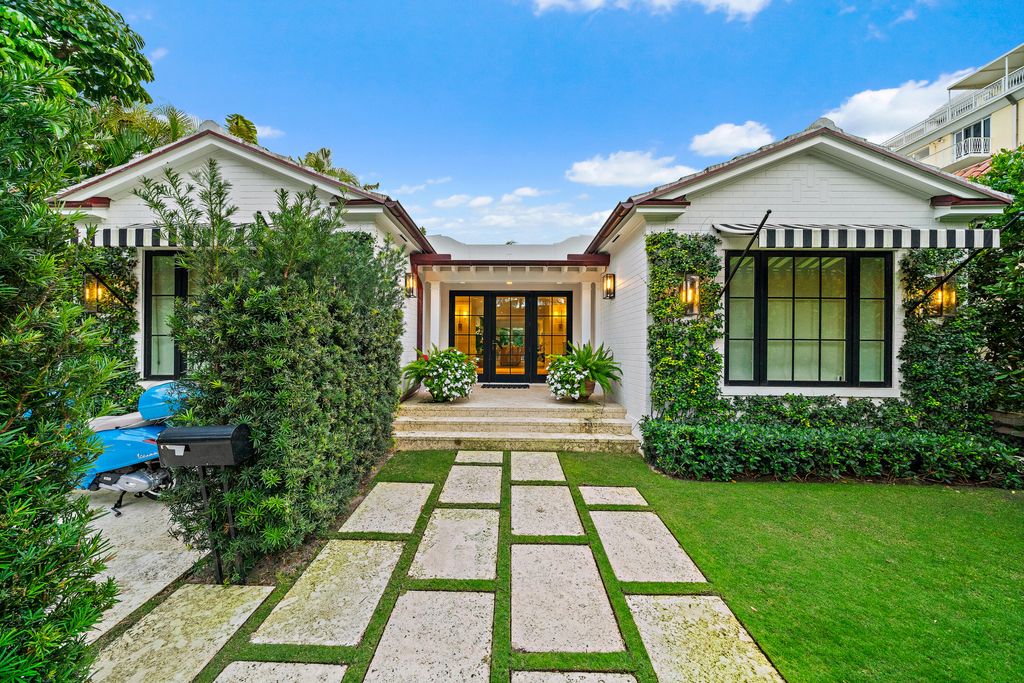 Photo of 160 Chilean Avenue, Palm Beach, FL 33480 (MLS # R11159244)