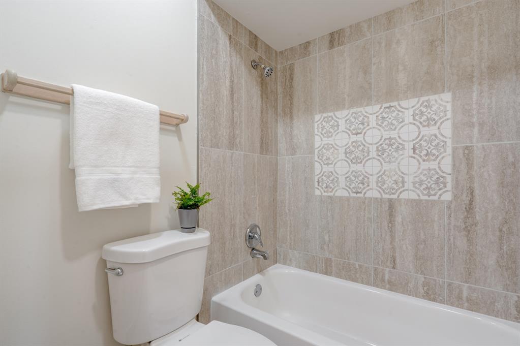 LAGO DEL REY CONDO - Residential