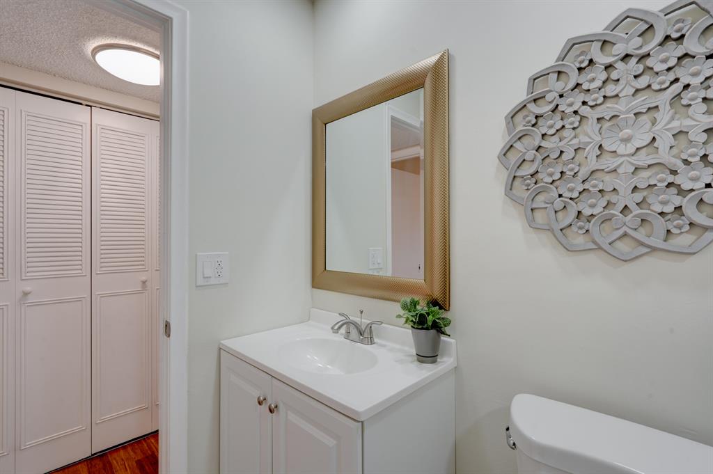 LAGO DEL REY CONDO - Residential