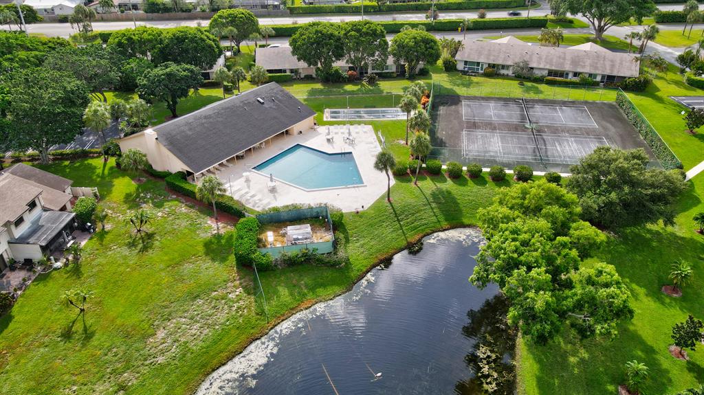 LAGO DEL REY CONDO - Residential