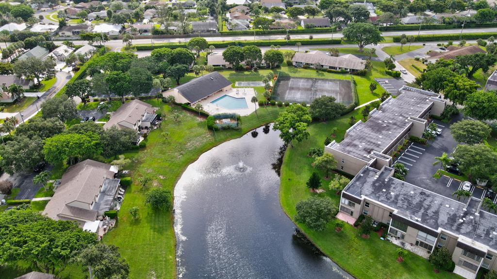 LAGO DEL REY CONDO - Residential