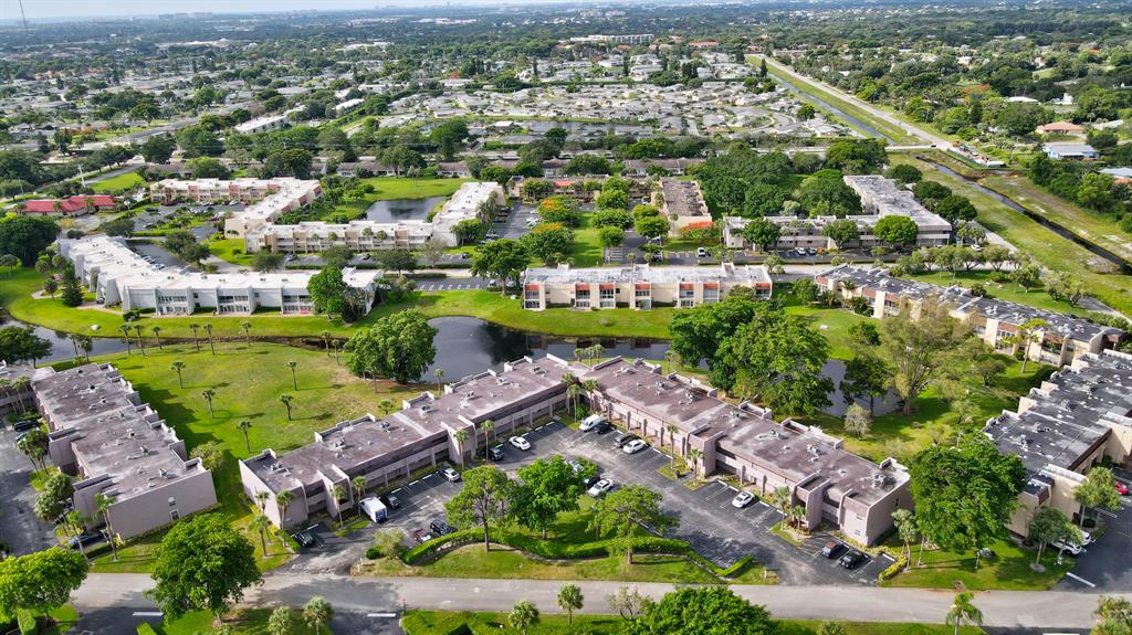 LAGO DEL REY CONDO - Residential