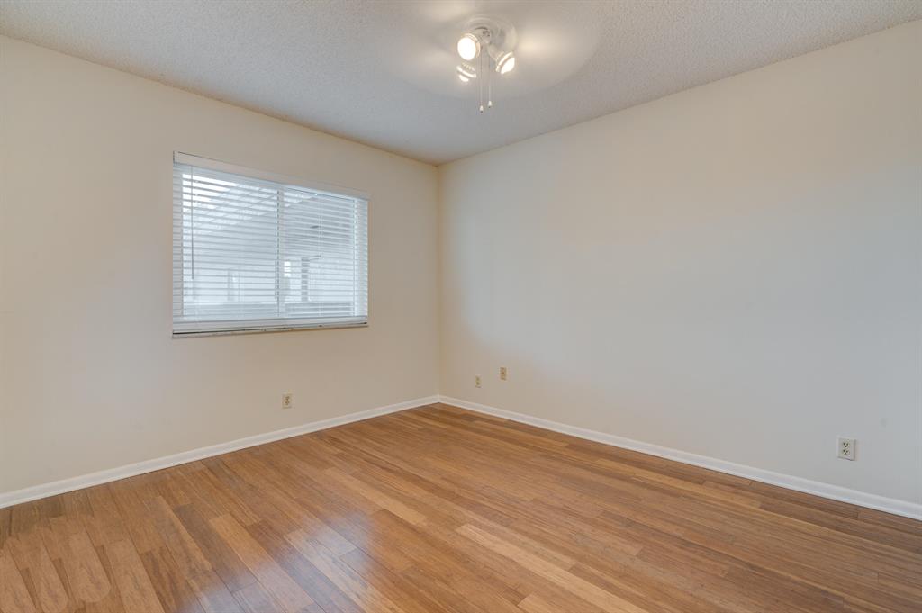 LAGO DEL REY CONDO - Residential