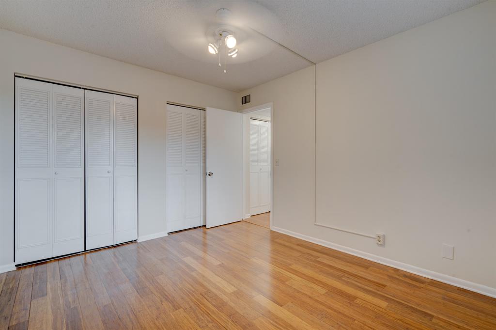 LAGO DEL REY CONDO - Residential