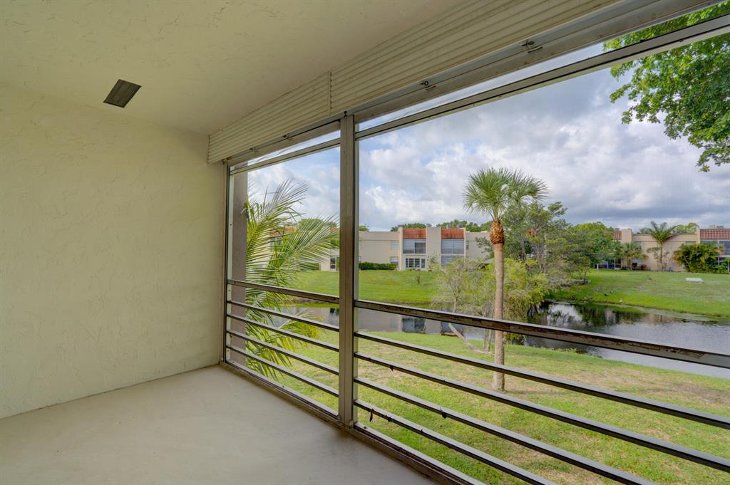 LAGO DEL REY CONDO - Residential