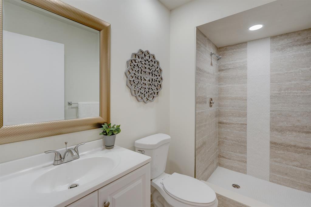 LAGO DEL REY CONDO - Residential