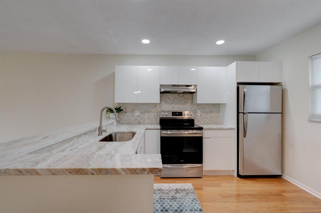 LAGO DEL REY CONDO - Residential