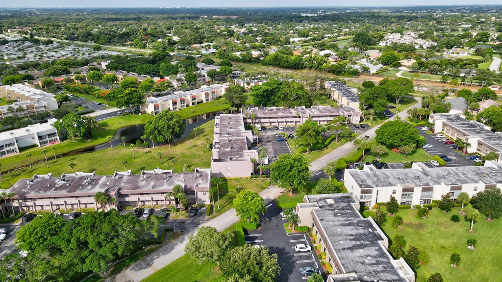 LAGO DEL REY CONDO - Residential