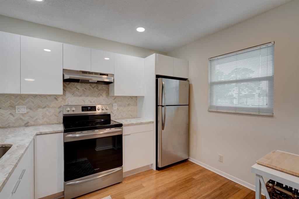 LAGO DEL REY CONDO - Residential