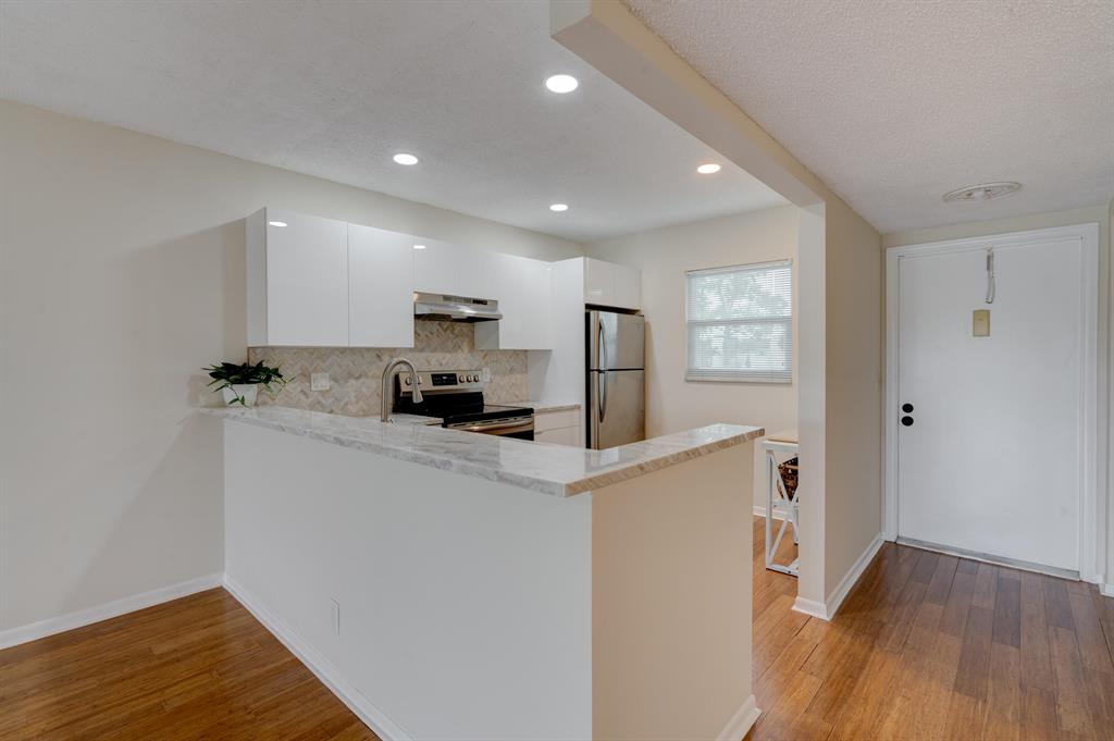 LAGO DEL REY CONDO - Residential