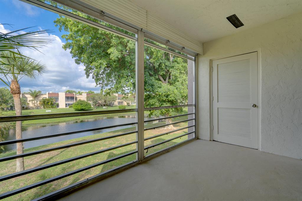 LAGO DEL REY CONDO - Residential