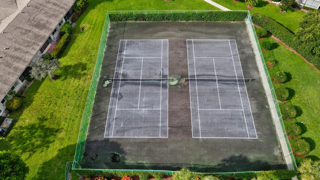 LAGO DEL REY CONDO - Residential