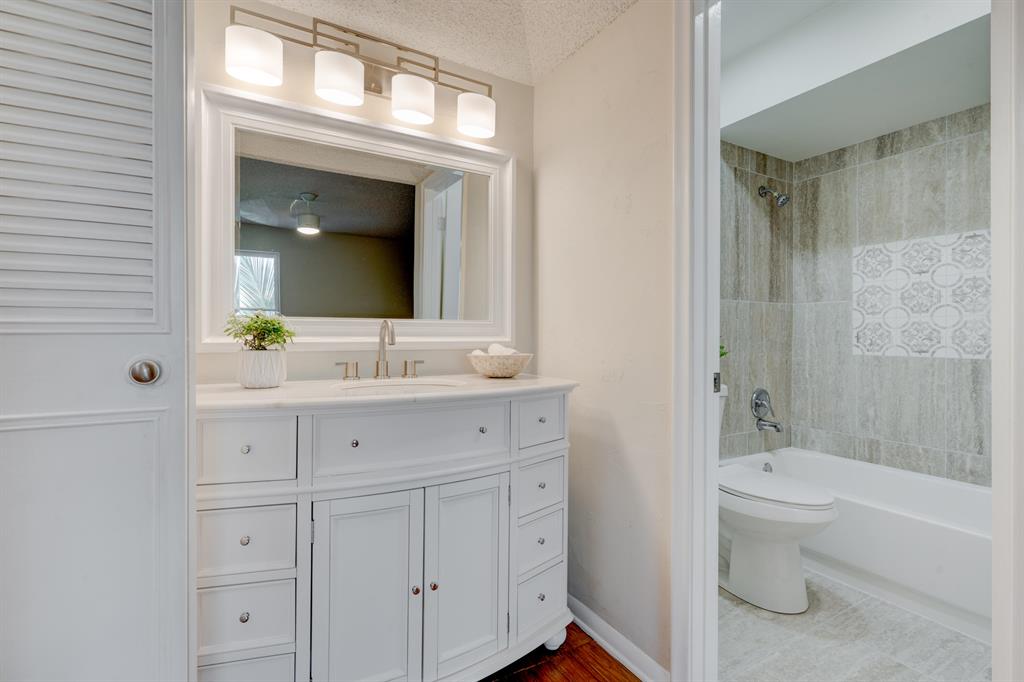 LAGO DEL REY CONDO - Residential