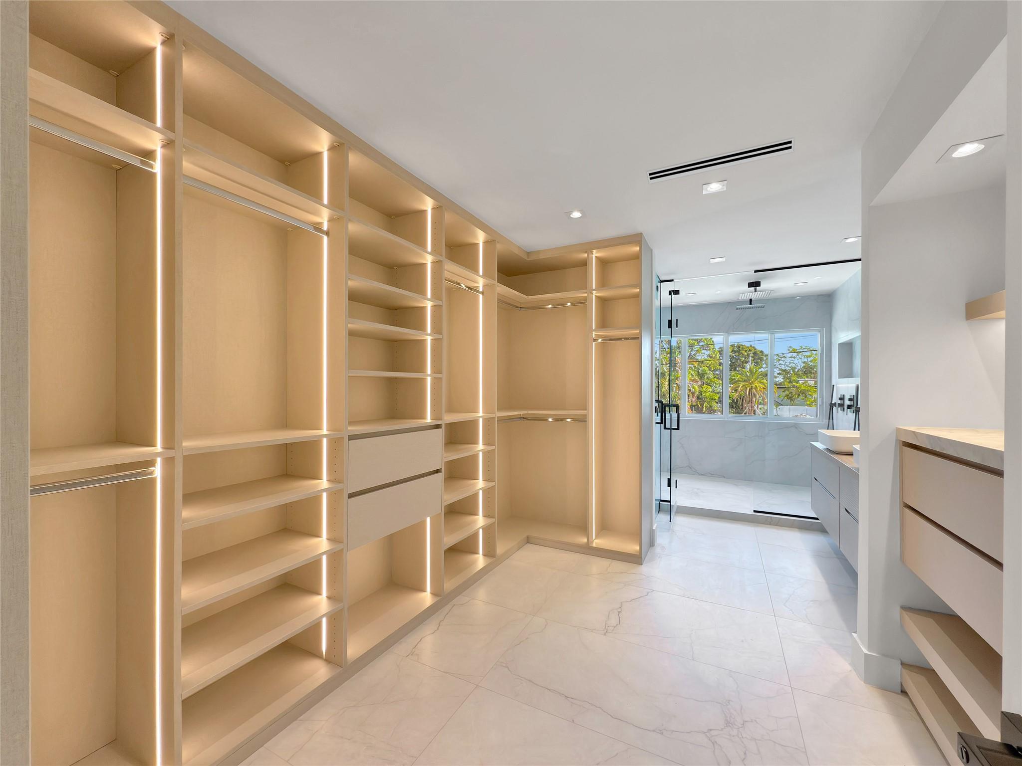 VICTORIA PARK - Residential Lease