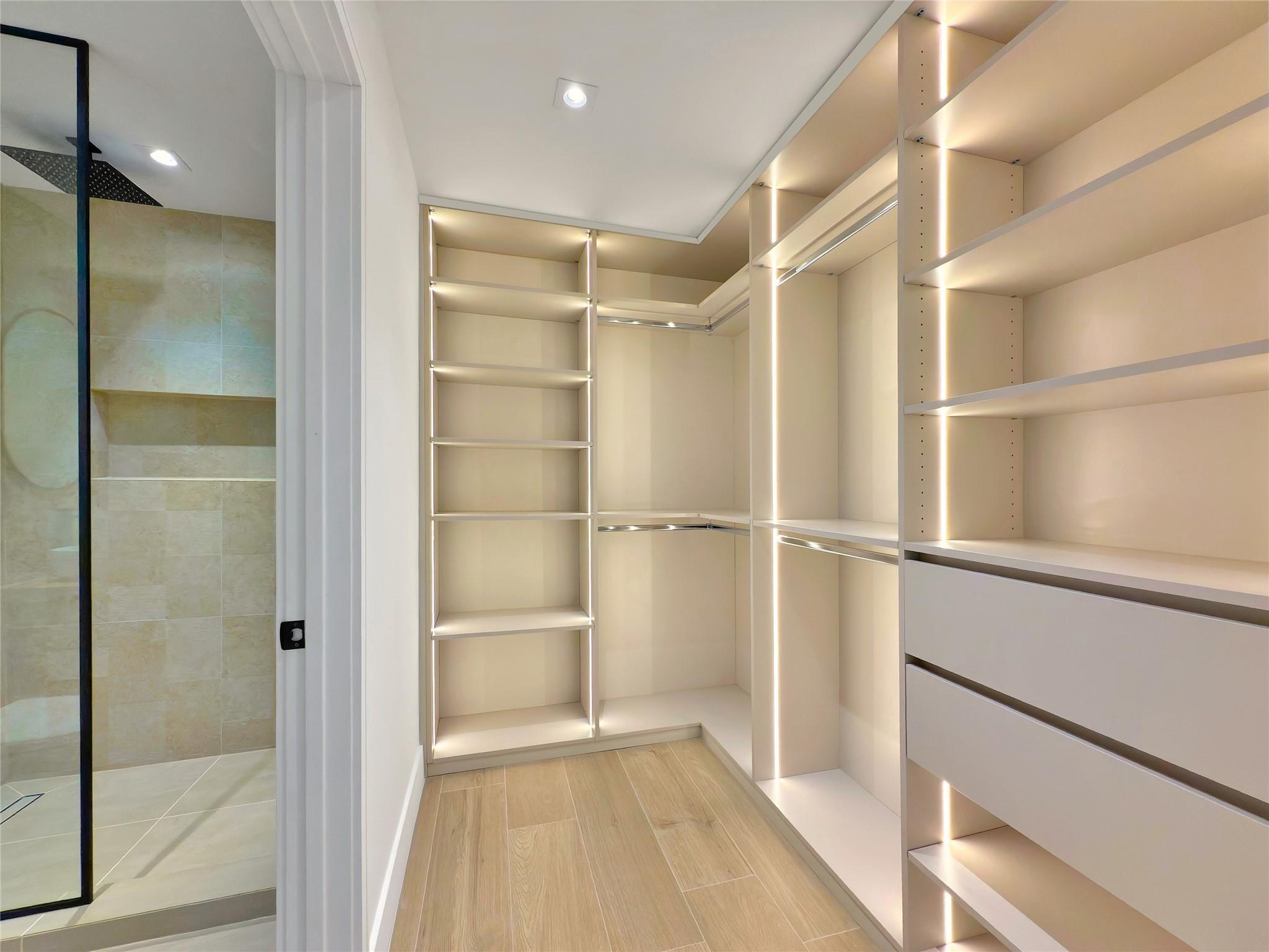 VICTORIA PARK - Residential Lease