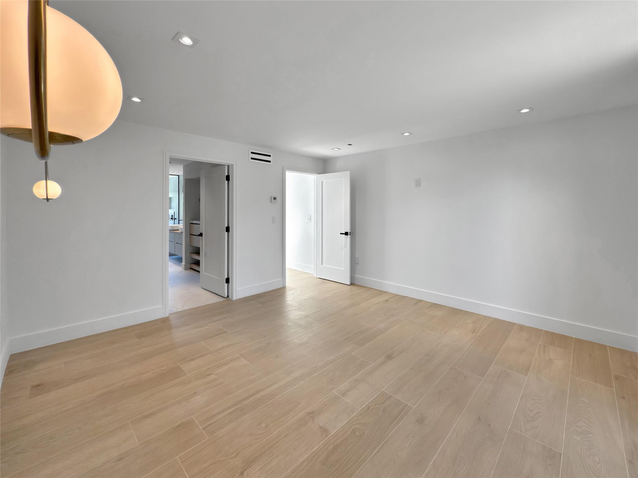 VICTORIA PARK - Residential Lease