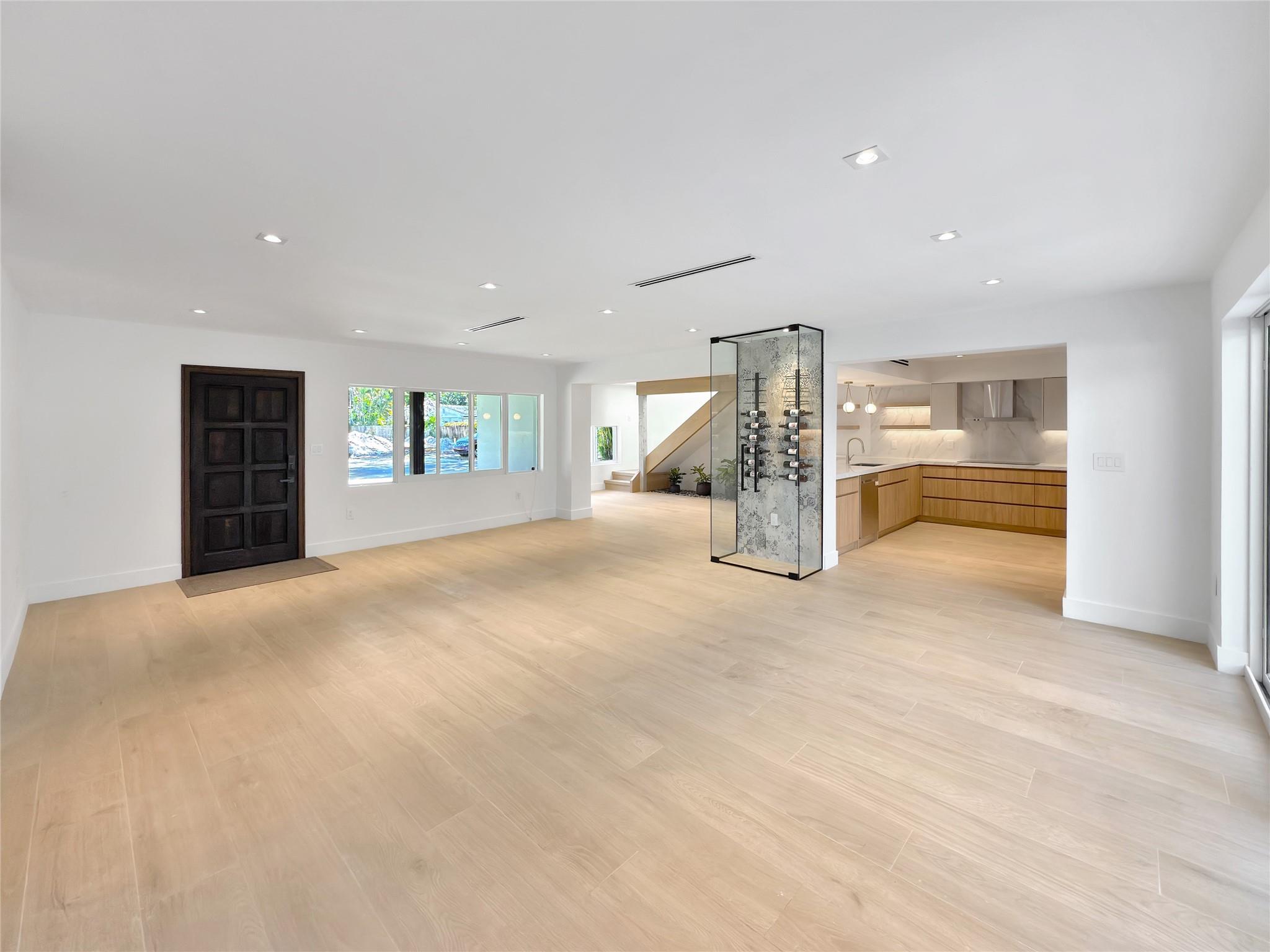 729 NE 17th Ter