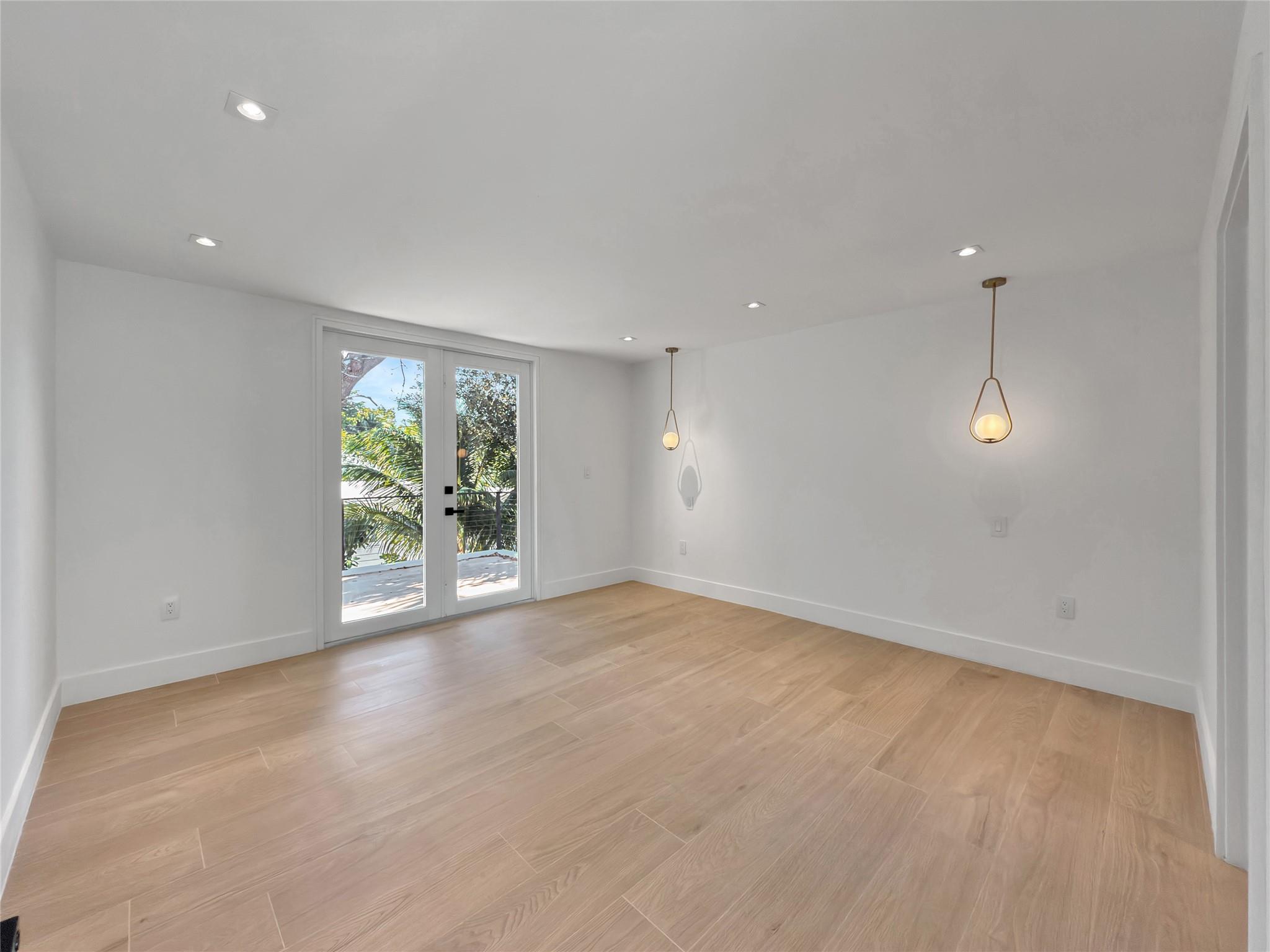 VICTORIA PARK - Residential Lease