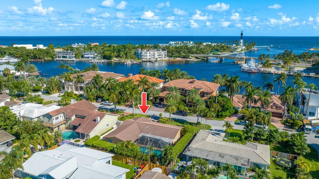 Photo of 2729 NE 24th St, Lighthouse Point, FL 33064 (MLS # F10403713)