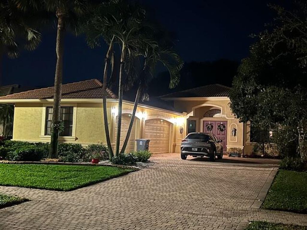 Photo of 7747 Via Grande, Boynton Beach, FL 33437 (MLS # R11165720)