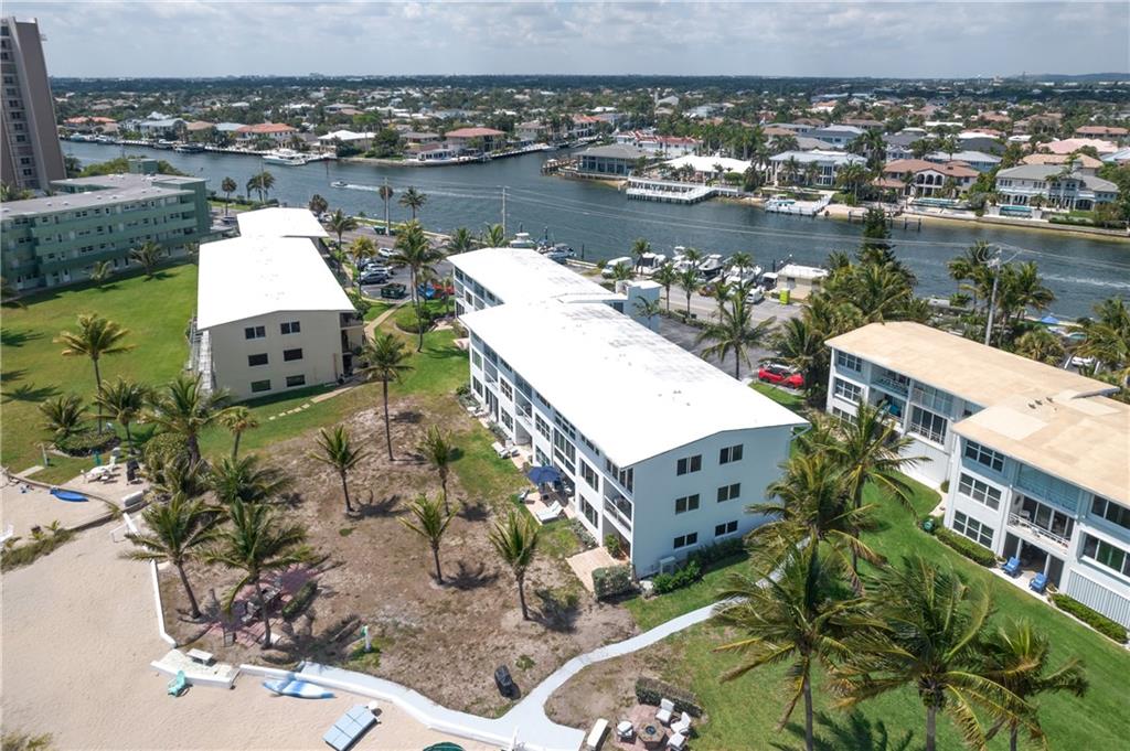 Hillsboro Mile Ocean Apts - Residential