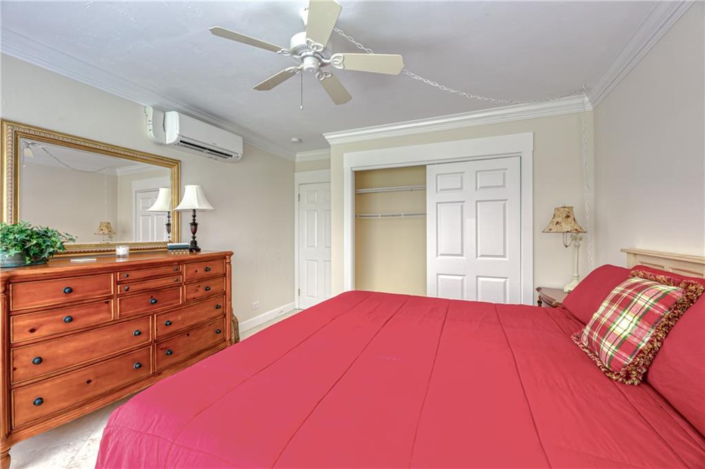 Hillsboro Mile Ocean Apts - Residential